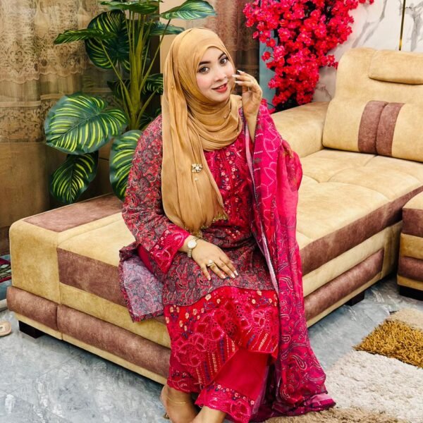 রেড এমব্রয়ডারি থ্রি-পিস স্যুট
